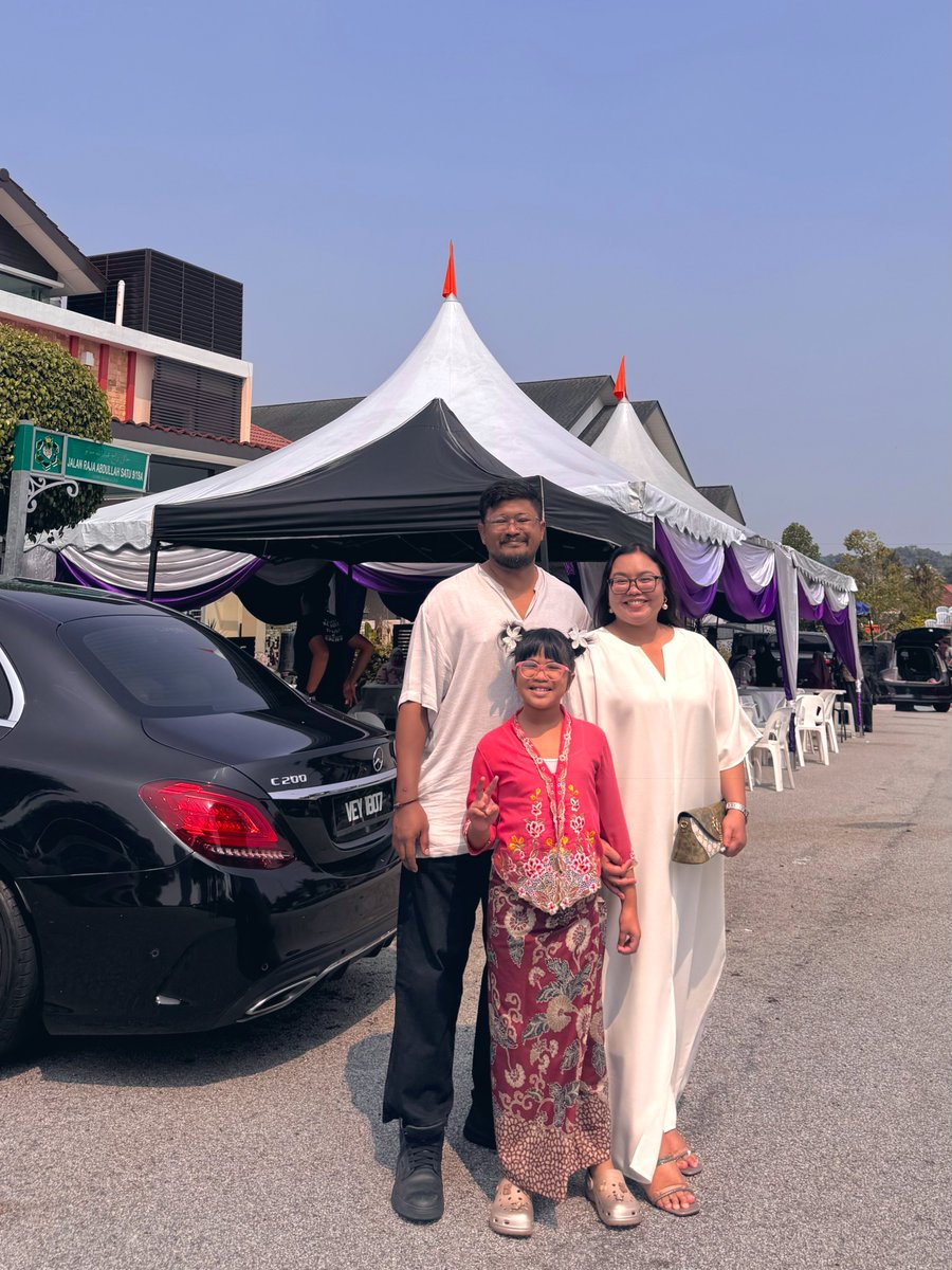 sayabeng's tweet photo. Hari Raya ke-15,  open house Makngah Pakngah ✨🏰 https://t.co/kCXyCu32fM