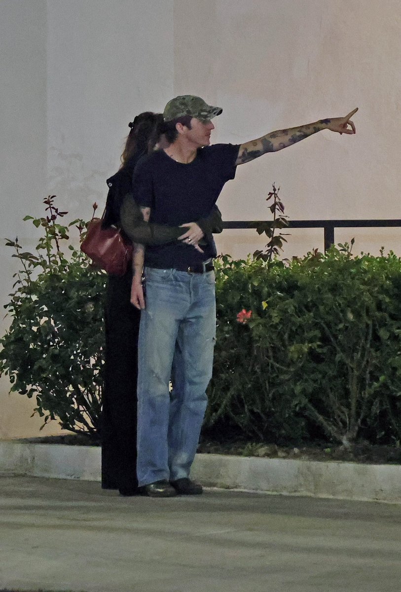 dakotaglow tweet media