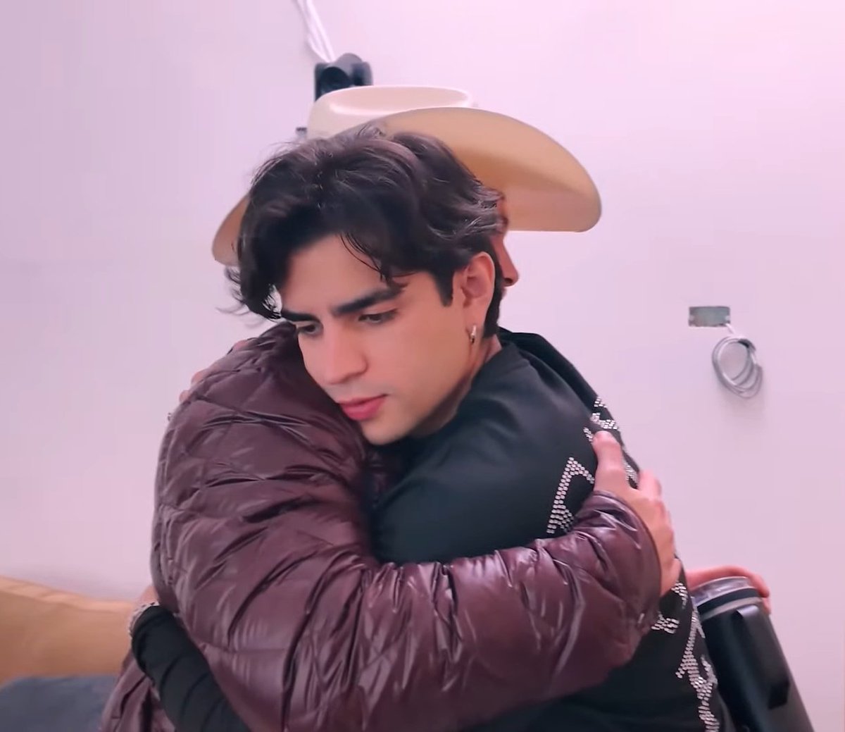 𝒄𝒂𝒔𝒔 𝗶𝘀 𝘀𝗲𝗲𝗶𝗻𝗴 𝗯𝘁𝘀 tweet media