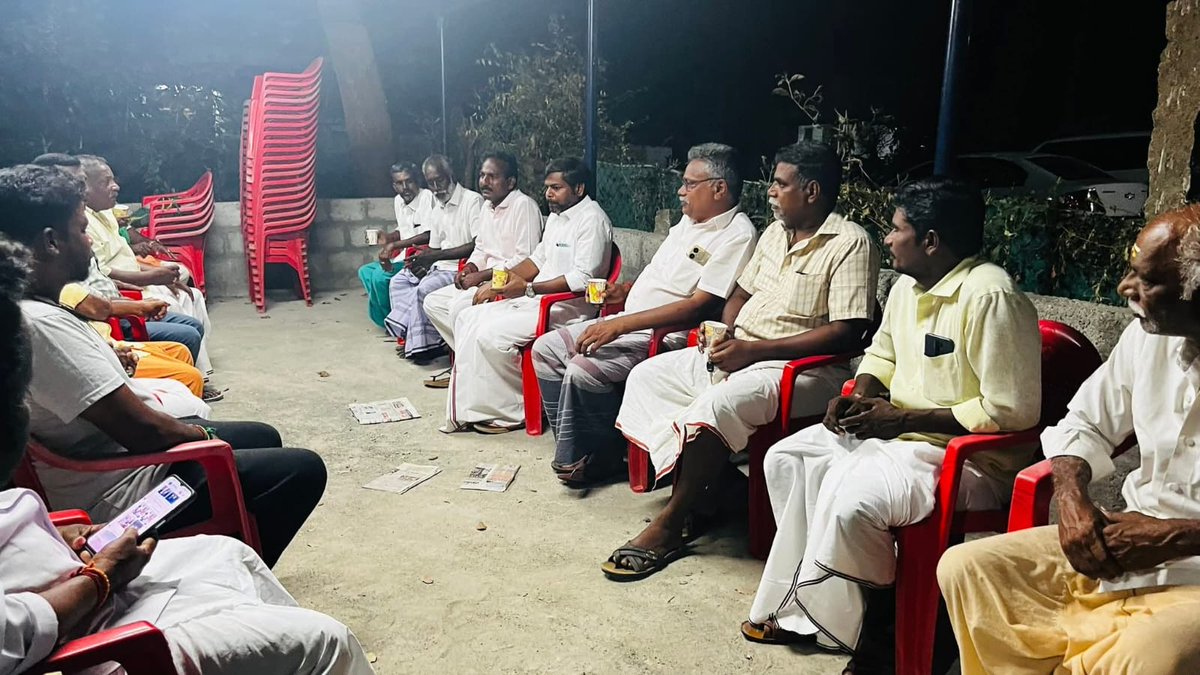 PMKCuddaloreDt's tweet photo. 2026 சட்டமன்றத் தேர்தலை முன்னிட்டு, அ.இ.அ.தி.மு.க கூட்டணியின் முழு ஆதரவுடன் களமிறங்கும் வெற்றி வேட்பாளர் திரு.அன்புச்சோழன் அவர்களின் மகத்தான வெற்றியை உறுதி செய்ய,
பா.ம.க மாவட்ட செயலாளர்  முன்னிலையில்
மிகப்பெரும் ஆலோசனைக் கூட்டம் நடைபெற்றது!
#PMK #NDA #ADMK https://t.co/KiDDiCFbnQ