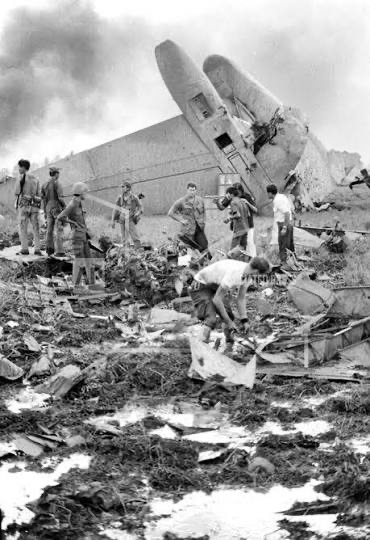 TammiMinoski's tweet photo. #OTD 1975: The first flight of #OperationBabylift ended in tragedy when the plane transporting Vietnamese orphans crashed after departing Saigon. 138 individuals died, including 78 children and 35 Department of Defense personnel. 🧵 
#VietnamWar #FallOfSaigon https://t.co/UAIc6Cru0x