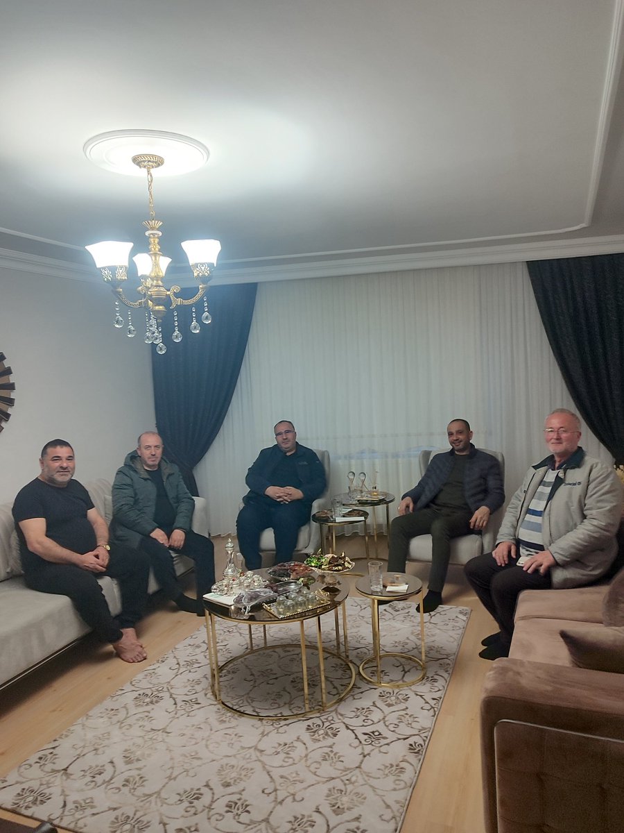 Değerli kardeşim TÜGVA İstanbul İl Başkan Yardımcımız #MuratTaşdemir i Umre ziyareti dolayısıyla arkadaşlarımızla birlikte ziyaret ettik. Rabbim kabul buyursun inşallah...