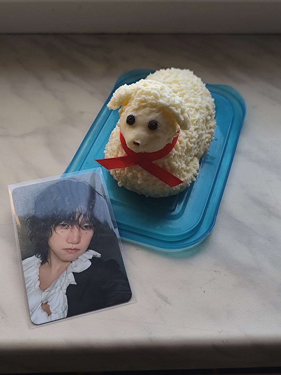 ewa is unique ♡ will see 5sos again!! tweet media