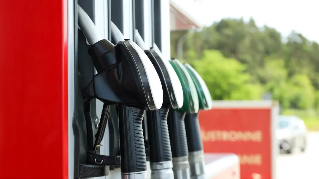 FoodInstitute's tweet image. How much are rising gas prices reshaping grocery shopping?

Consumers are trading down, buying less, and choosing stores closer to home—putting new pressure on brands and retailers.

Full story: foodinstitute.com/focus/survey-h…

#FoodIndustry #ConsumerBehavior #RetailIndustry #Inflation