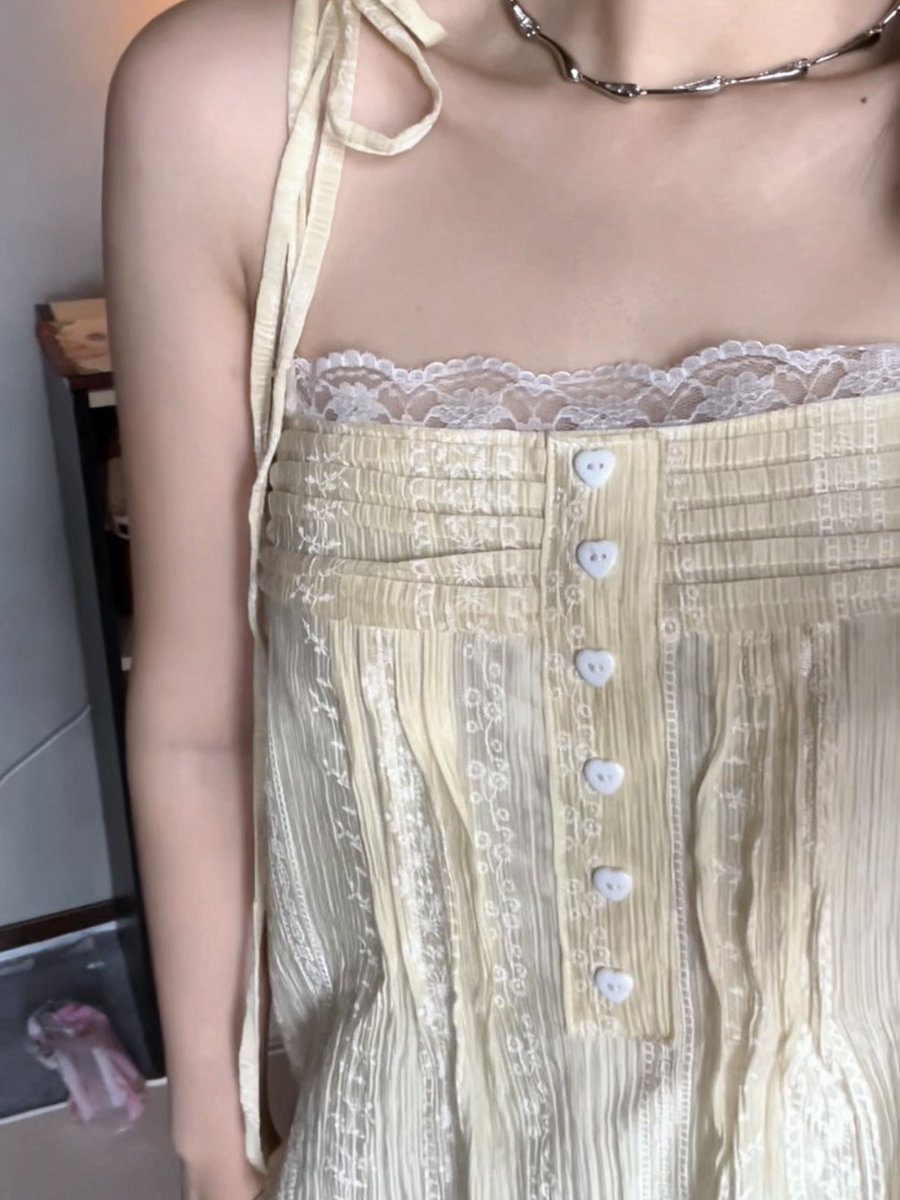 yaemsom25's tweet photo. ตัวนี้คือใส่แล้วละมุนเกินนน 😭 ฟีลลูกคุณมาก

ผ้าบางเบา ใส่สบาย แต่ดีเทลลูกไม้คือแพงมากกก💘

ใส่วันชิลก็ได้ ใส่ออกเดต��็รอด
คือหยิบแล้ว “ดูตั้งใจแต่ง” ทั้งที่จริงไม่ได้คิดอะไรเลย 😌

เอาดีๆ ใครยังไม่มี คือพลาดนะ
Shopee : https://t.co/AagiWyt5o4

#แต่งตัว https://t.co/K0Wjjwhqy1