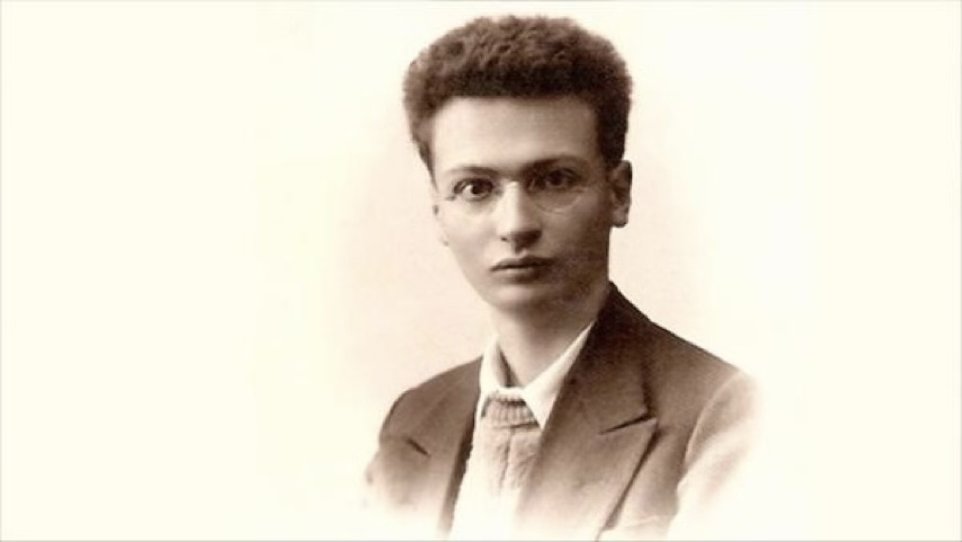 ANPIRomaPosti's tweet image. Denunciato come ebreo da un fascista al quale aveva salvato la vita, #EmanueleArtom, storico e #patriota del Partito d'Azione, venne arrestato e trasferito presso il "braccio" tedesco delle "Nuove" carceri di #Torino.Il #7aprile 1944 morì sotto tortura all'età di 29 anni.