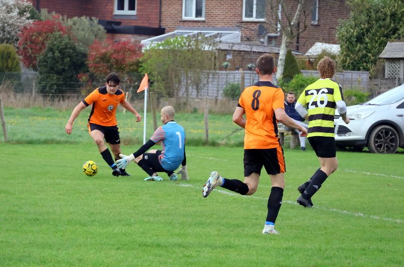 Roger Smith tweet media