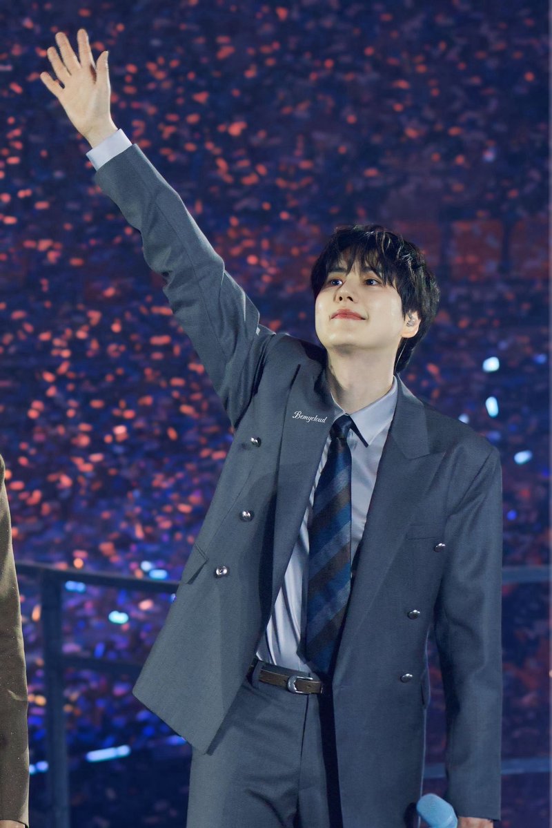 kelly 켈리 tweet media