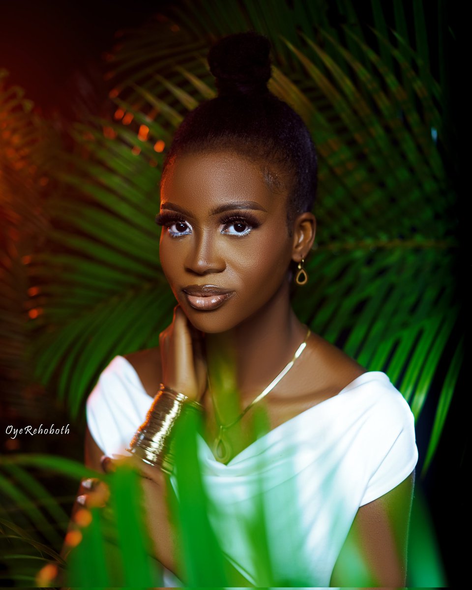 rogueoau's tweet photo. NEPHTHYS - ' DAUGHTER OF EARTH '

In frame : Olofinjana Zainab 

Photographed and visualized @oye_rehoboth @dreyhadams https://t.co/QTZ38Ieqjt