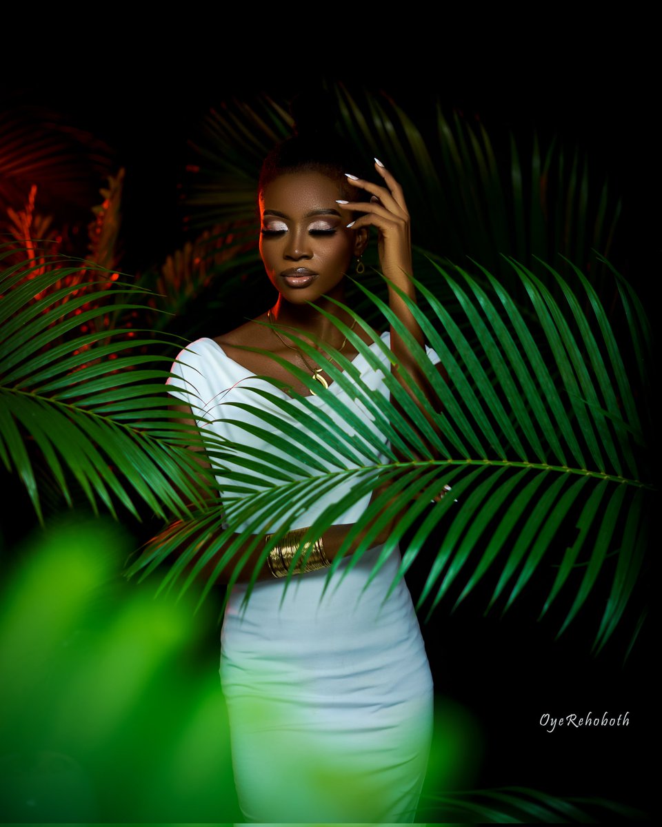 rogueoau's tweet photo. NEPHTHYS - ' DAUGHTER OF EARTH '

In frame : Olofinjana Zainab 

Photographed and visualized @oye_rehoboth @dreyhadams https://t.co/QTZ38Ieqjt