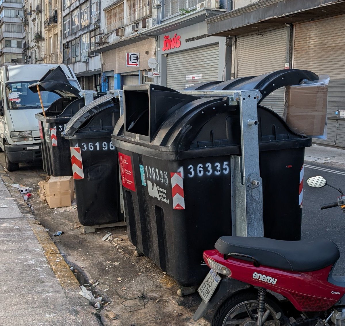 Vecinos de Monserrat tweet media