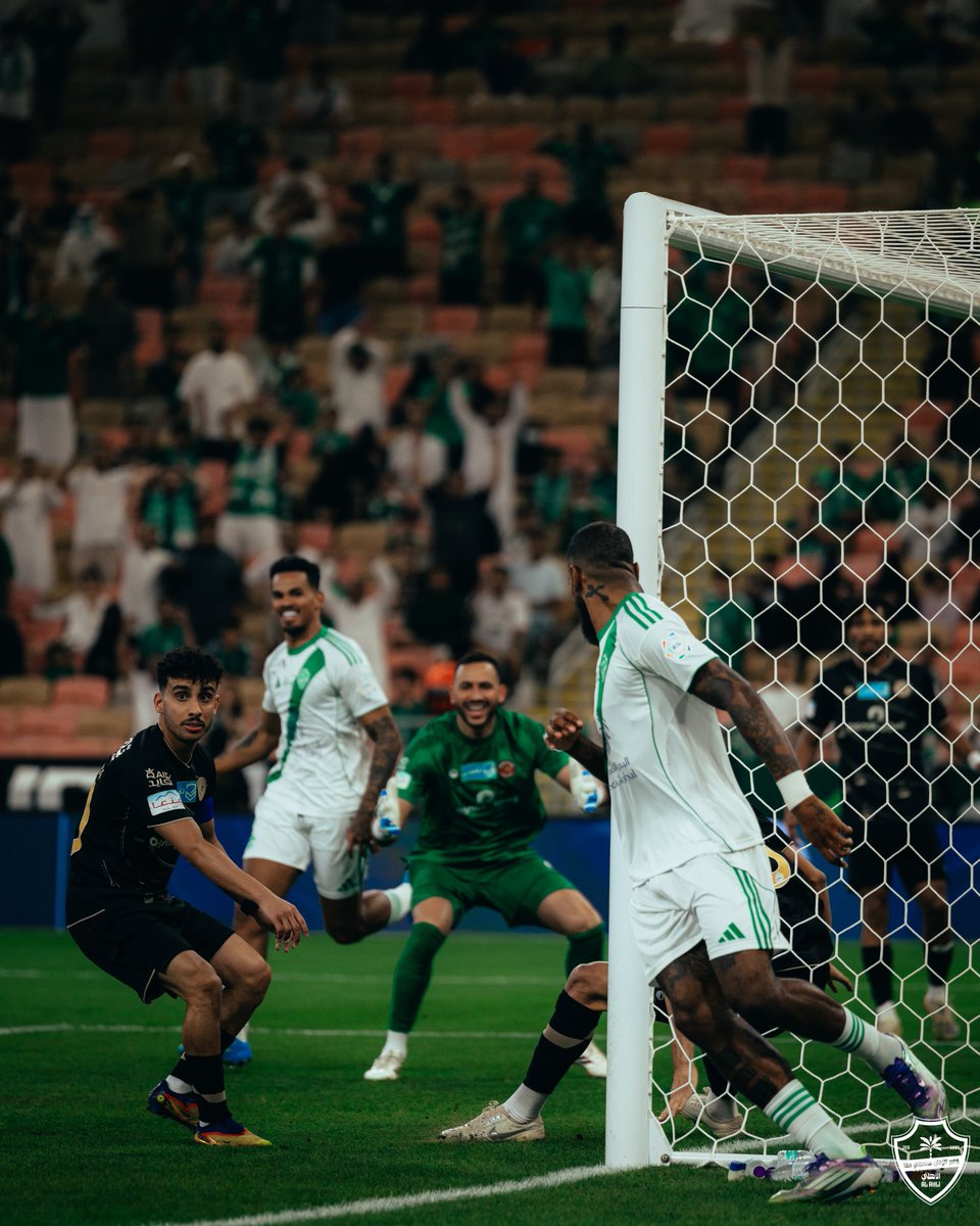 عمرو tweet media