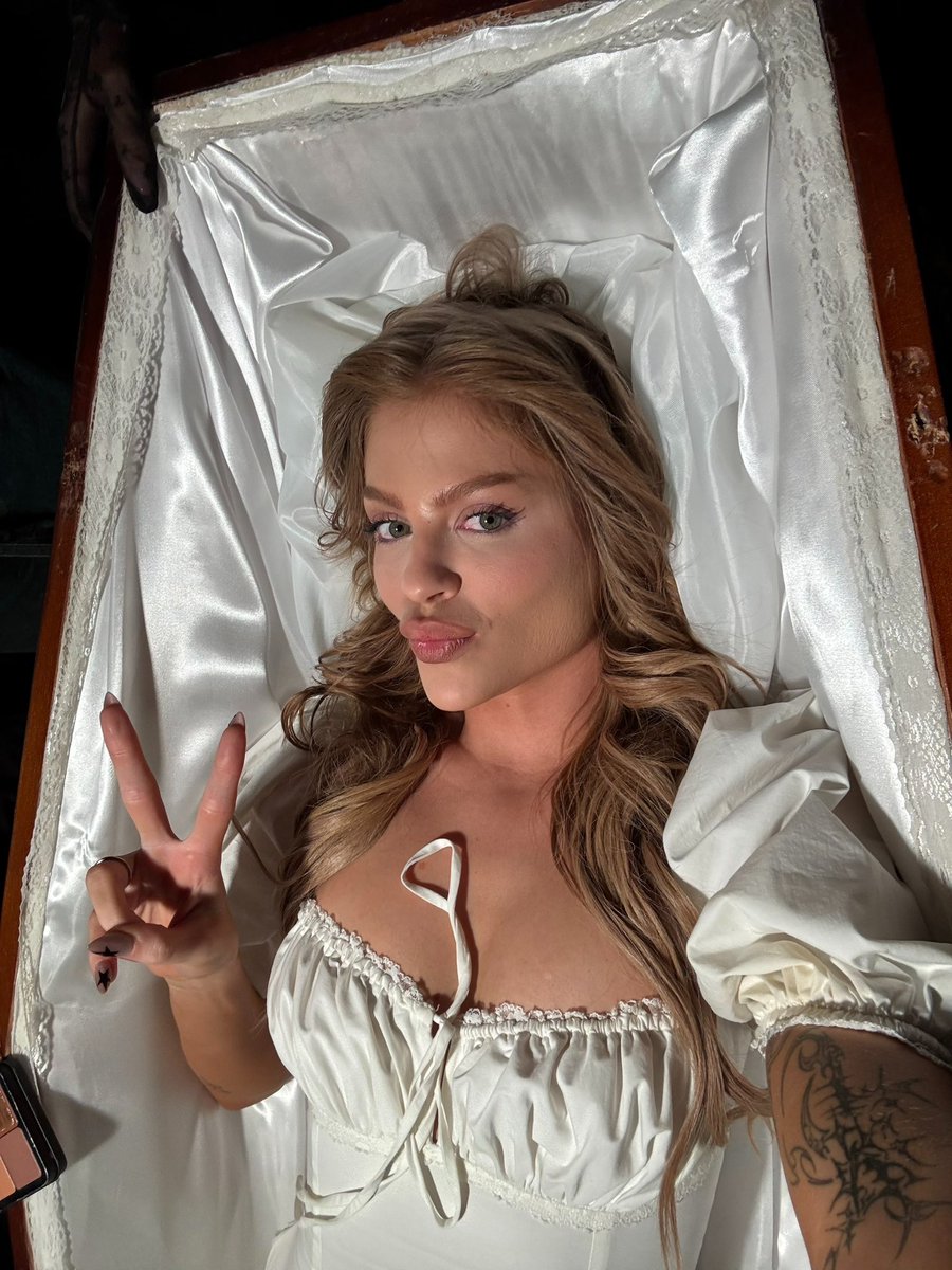 UpdateCharts tweet media