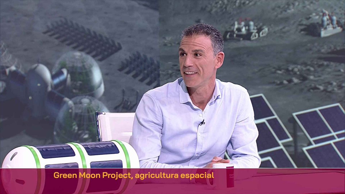 JorgePlaGarcia's tweet photo. Una parte muy bonita de la historia está inspirada en algo muy real: nuestro invernadero espacial español, Green Moon Project @greenMOONp 🌱🌕. ¡Tenemos que alimentar a nuestros astronautas en el espacio! @Astro_Pablo_ESA, @Astro_SaraG os prometemos hortalizas exquisitas 🍅🥦 https://t.co/TRfYkcwm66