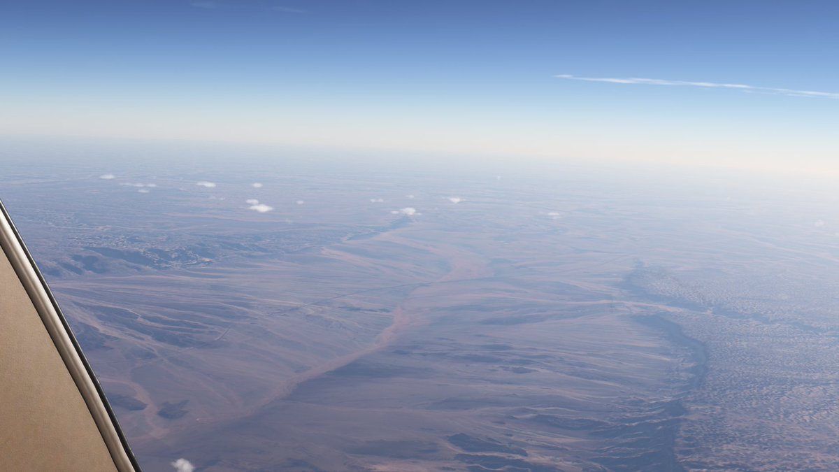 Le soleil se couche dans la FIR d'Athènes, j'ai eu le droit à du controle en égypte et j'espère en avoir à nouveau avant l'arrivée