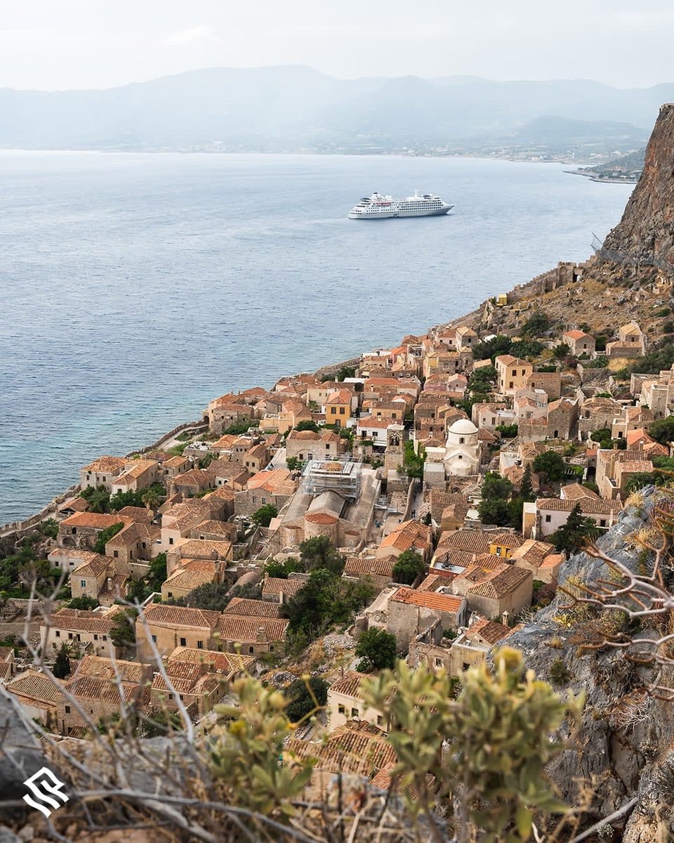 TravelWizards's tweet image. The Greek Islands are home to iconic slices of paradise as well as hidden gems offering an unspoiled, authentic experience. Be part of the timeless magic of Greece on an all-inclusive Mediterranean voyage with Silversea. 

#Silversea #Cruises #GreekIslands #Wanderlust