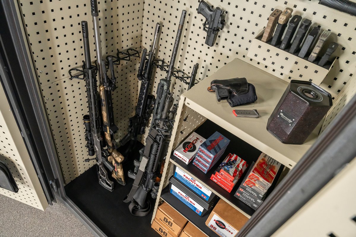 HornadySecurity's tweet image. Store whatever you want, however you want to! Get ultimate modularity with the Hornady Mobilis safe.

Learn more: store.hornady.com/hornady-mobili…

.
.
.
.
#hornady #hornadysecurity #modular #firearmsafety #safety #safetyfirst #mobilis