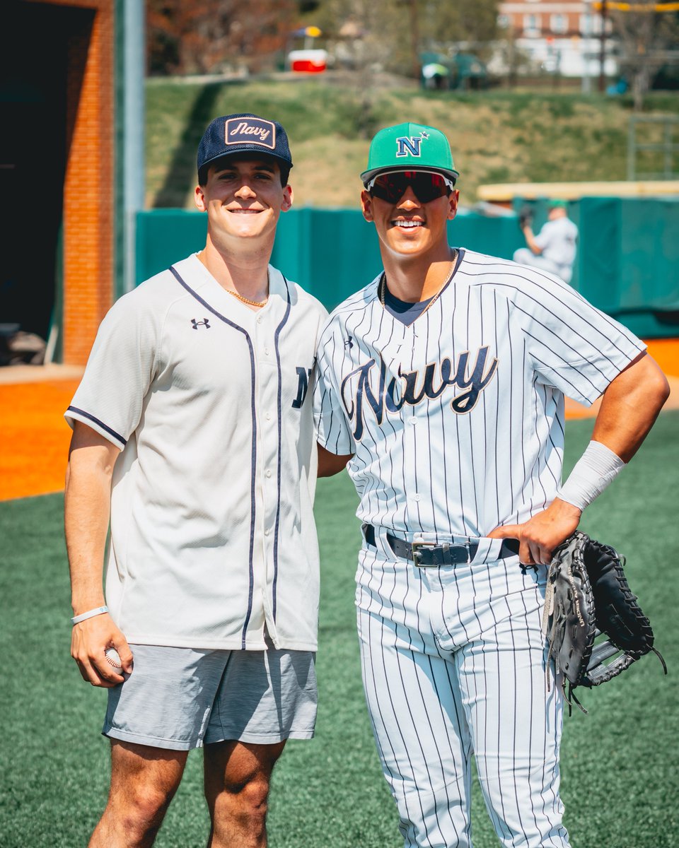 NavyFB's tweet photo. Turns out @HorvathBlake can sling it on the diamond too

#GoNavy | #RollGoats | @NavyBaseball https://t.co/VS7KZhOj4A