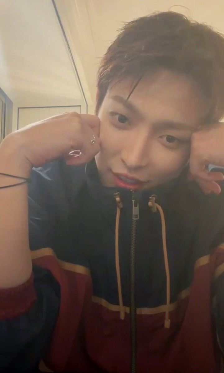 hongjoong’s princess 👑 tweet media