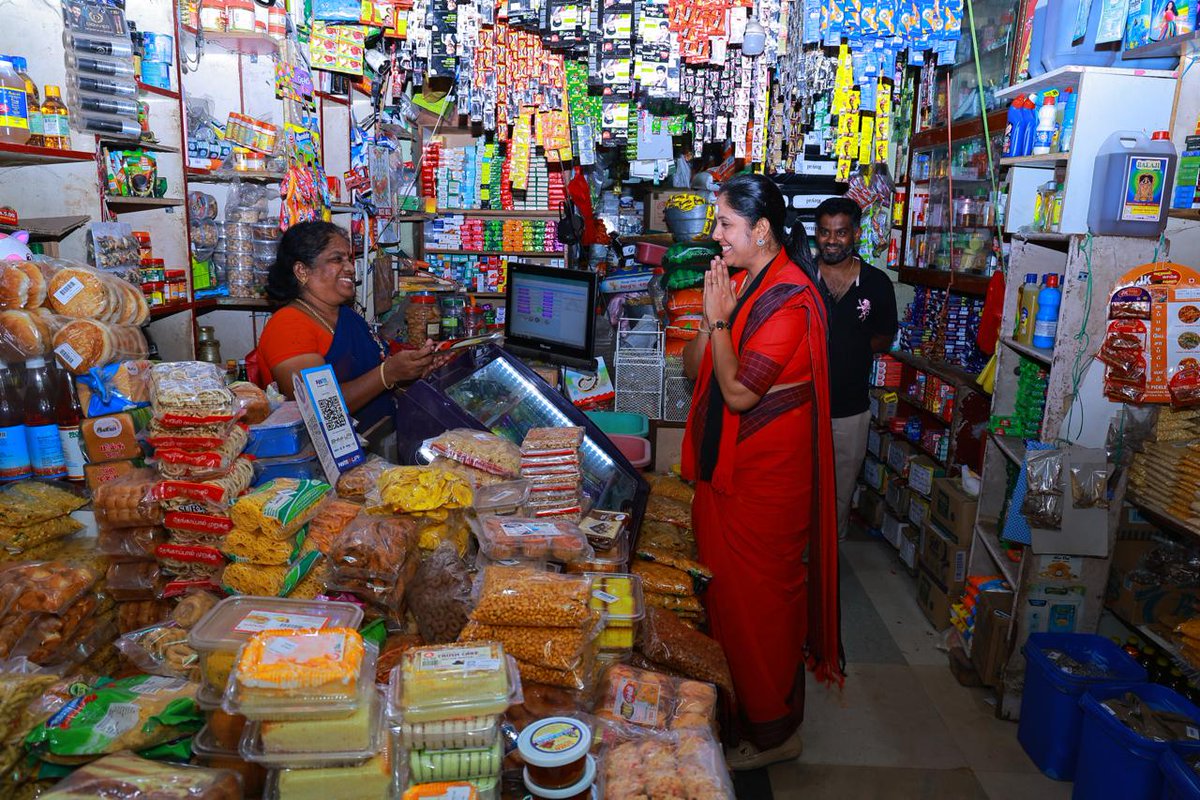 kirthiga_dmk's tweet photo. திருப்பரங்குன்றம் தொகுதியில் சிலைமான் கிராம மக்களை நேரில் சந்தித்து,
திராவிட மாடல் அரசின் மக்கள் நலச் சாதனைகளை எடுத்துரைத்து,
மக்களின் பேராதரவு மத்தியில் தீவிர வாக்கு சேகரிப்பில் ஈடுபட்டேன்.

சொன்னதைச் செய்வோம், செய்ததைச் சொல்வோம் என்ற நம்பிக்கையுடன், நம் கழகத்தின் சாதனைகளையும் எதிர்காலக் கனவுகளையும் கூறினோம். 

மக்களின் உற்சாக வரவேற்பும் ஆதரவும், திருப்பரங்குன்றம் தொகுதியில் உதயசூரியன் சின்னத்தின் வெற்றியை உறுதிசெய்கிறது.

#ஸ்டாலின்_தொடரட்டும் #வெல்வோம்_ஒன்றாக #ஸ்டாலின்_தொடரட்டும்_தமிழ்நாடு_வெல்லட்டும் #தமிழ்நாடு_வெல்லட்டும் #உதயசூரியன் #StalinWave2026 #vote4kiruthigathangapandi