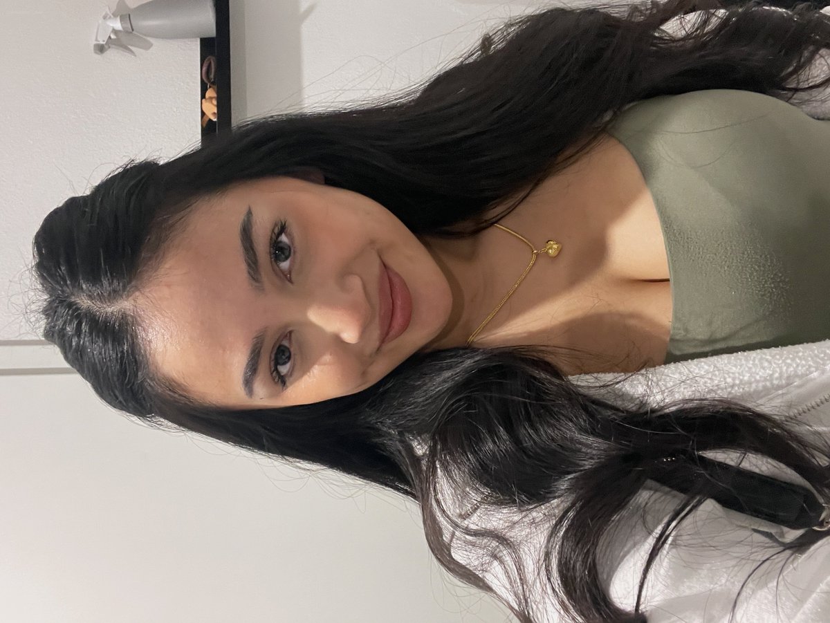 Vivian tweet media