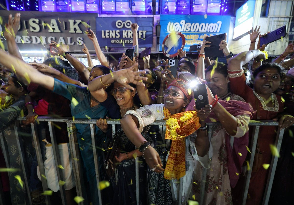 Narendra Modi tweet media