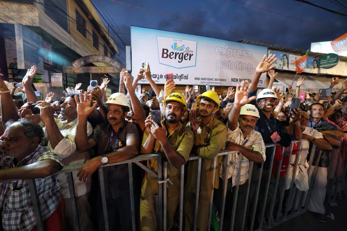 Thank you Thiruvananthapuram! The roadshow this evening was very special. I am grateful to my sisters and brothers of this vibrant city for participating in large numbers. Just recently, this city blessed the BJP-NDA with a historic mandate in the local body elections. This one