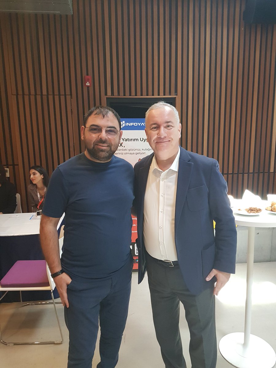 mdagtas35's tweet photo. @xtraderx_  Kıymetli hocamı ekranlarda uzun yıllar izledikten sonra tanışmak nasip oldu. Hap niteliğinde kıymetli bilgiler için teşekkürler. 🙏 https://t.co/JfcqEQG55B