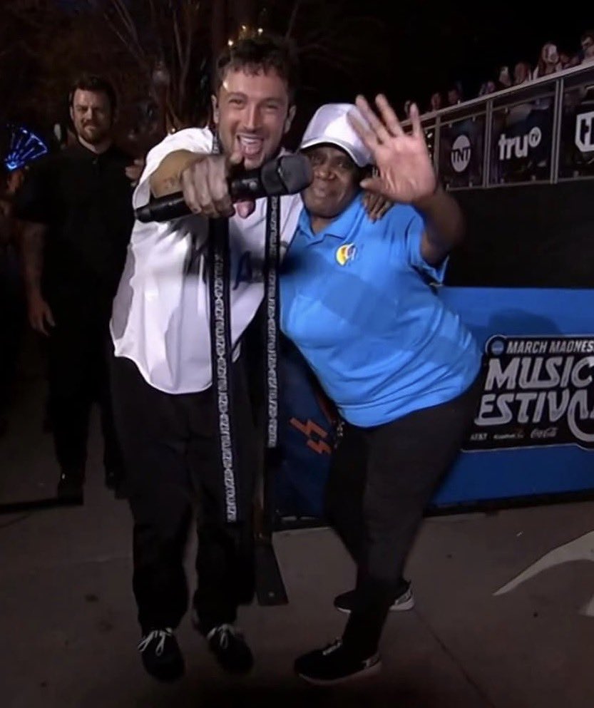 .mads ⊬ tweet media