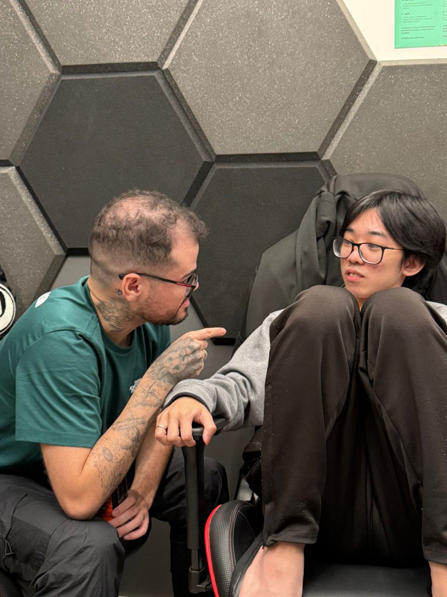 BD ghost1 tweet media