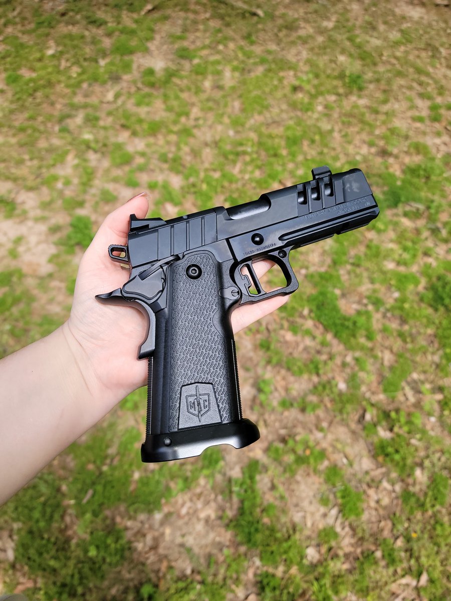 𝓡𝓮𝓭 tweet media