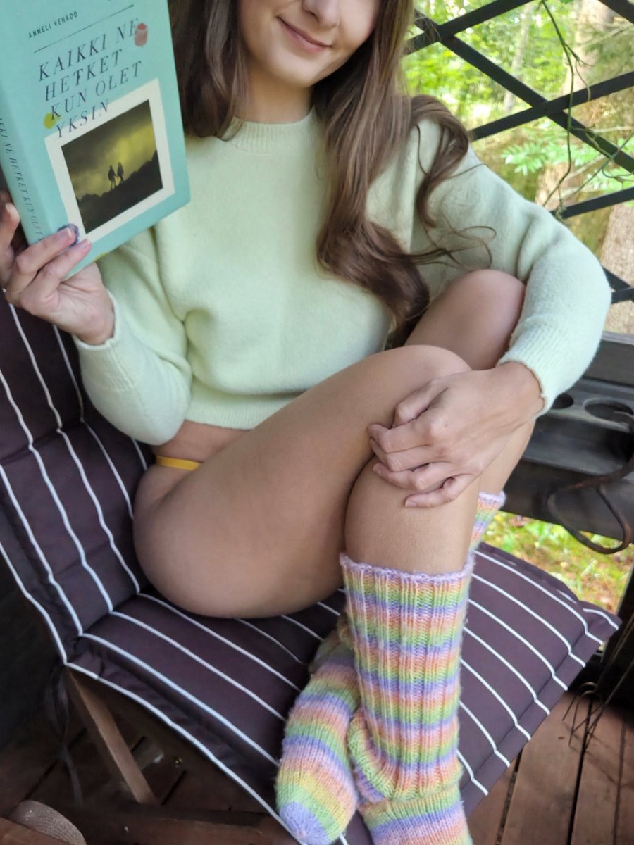 SarafromNorth's tweet photo. Would you listen if I read to you… or would you just watch my lips? https://t.co/sl16EN6Aij