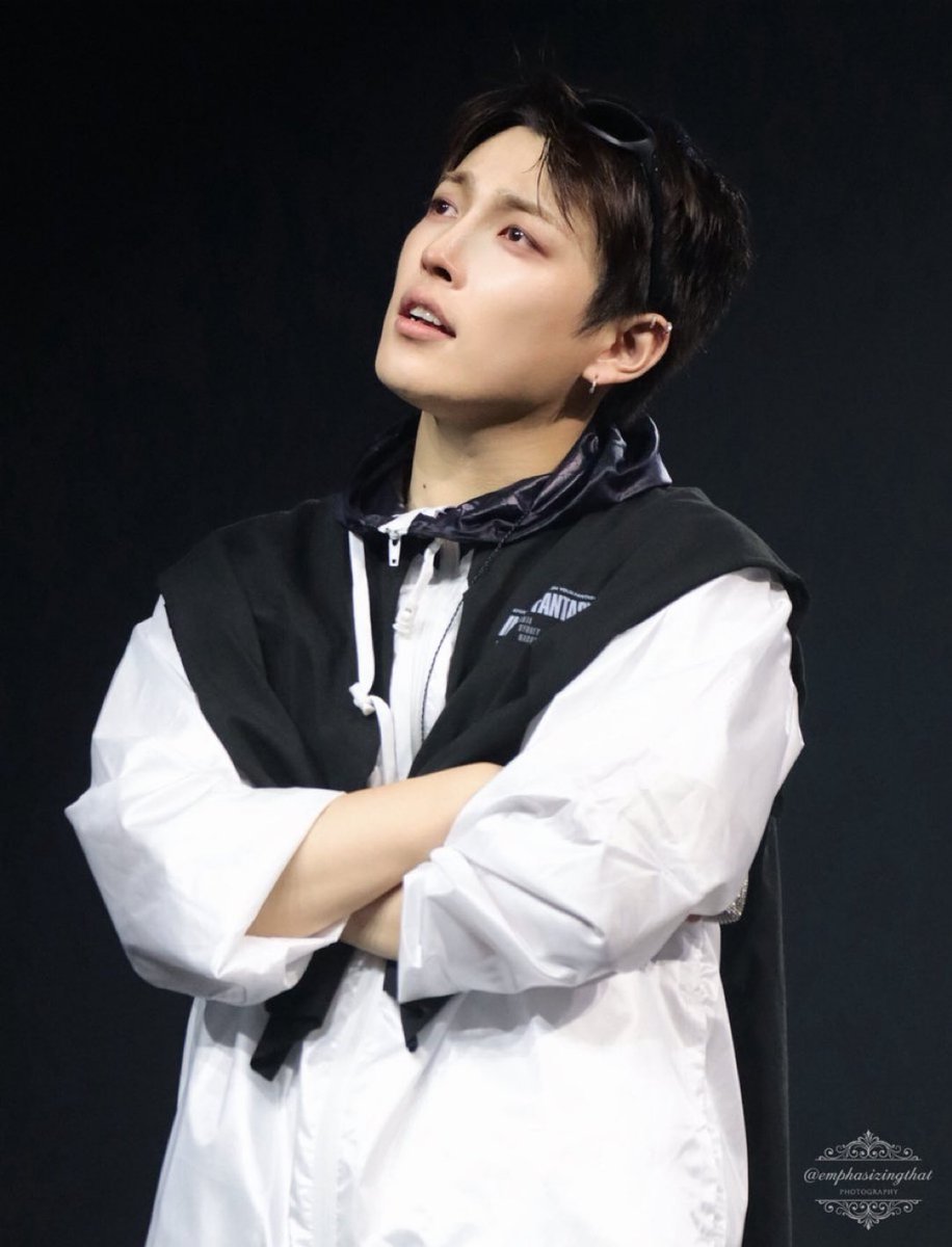 NOOOOOOOOOOOOO WDYM HE CRIED????