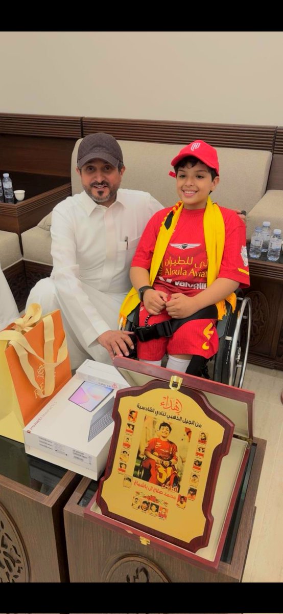 في تكريمنا للبطل محمد
سفير القادسيه الصغير ❤️💛