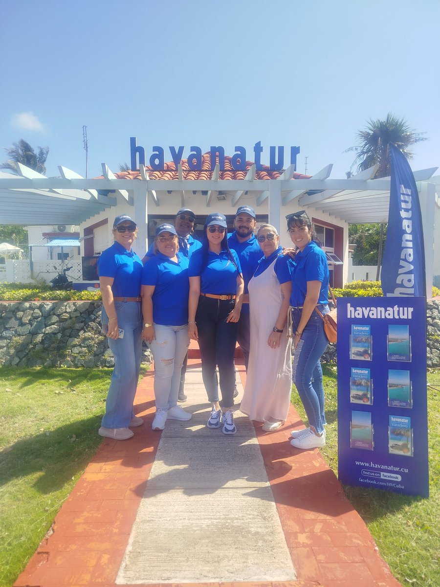 Pedro_VRO's tweet photo. Nuestro equipo activo en la Fiesta Cubana 🇨🇺 en @_varadero #AtréveteAVivirlo 🏖️ https://t.co/Eno1FLUsqh