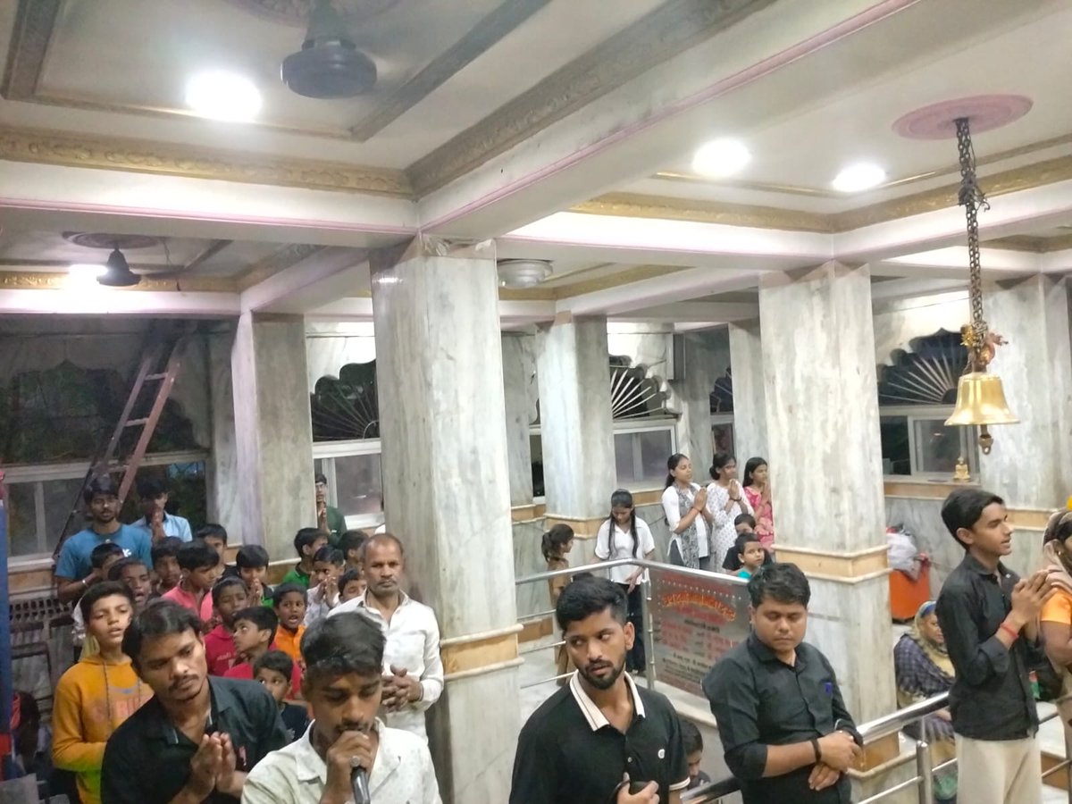 sanatansevasang's tweet photo. #सनातन_सेवा_संघ🚩
आज संघर्ष नगर, 3 नं खाड़ी और संघर्ष नगर 9 नंबर में शनिवार शाम की साप्ताहिक आरती और बैठक मंदिर में आनंद पूर्वक सफल हुई, आरती को आनंदपूर्वक बनाने के लिए सभी सनातनियो का तहे दि�� से धन्यवाद🙏🙏
एक ही लक्ष्य :- #शनिवार_साप्ताहिक_आरती
जय श्री राम🙏
जय सनातन सेवा संघ💪 https://t.co/dkHICkAVIV