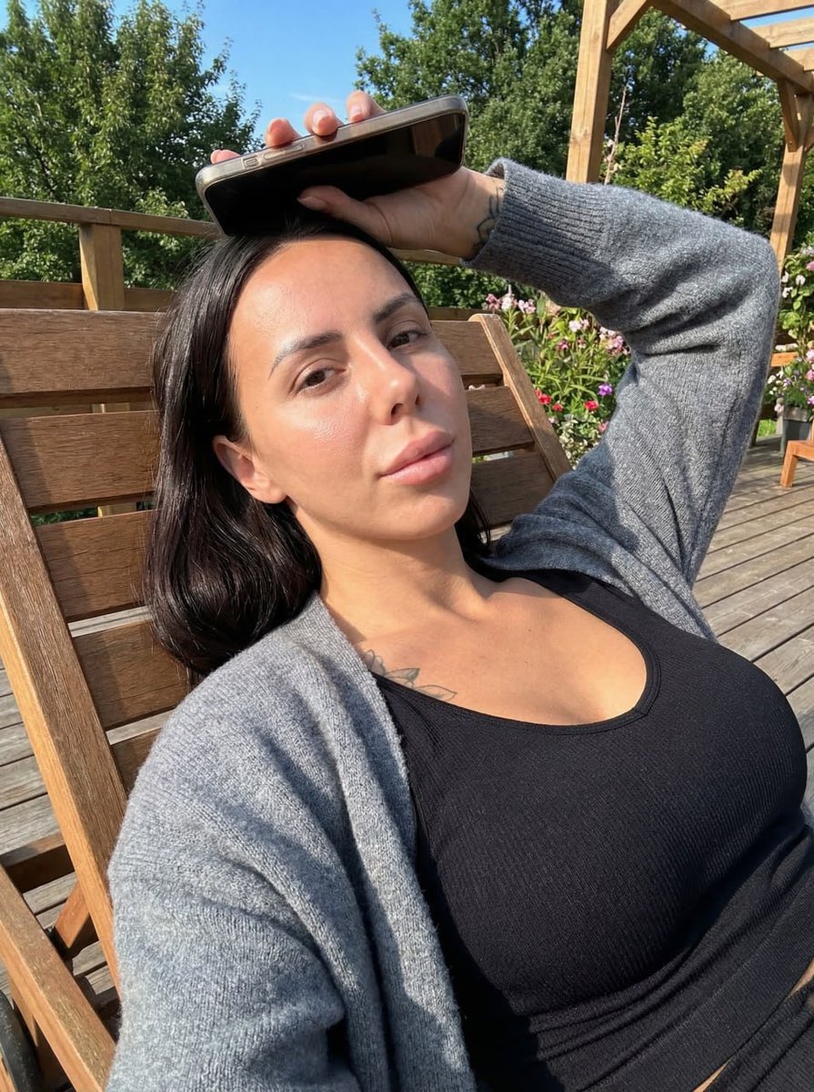 Chloé & Camille tweet media