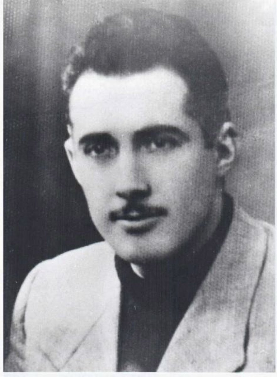 ANPIRomaPosti's tweet photo. Comandante della Brg. "Ippolito Nievo", #MarioModotti ”Tribuno”, tradito da una spia, fu arrestato su delazione dai fascisti delle #BrigateNere e fucilato a #Udine il #9aprile 1945.Aveva 33 anni. https://t.co/7XMx10rN3m