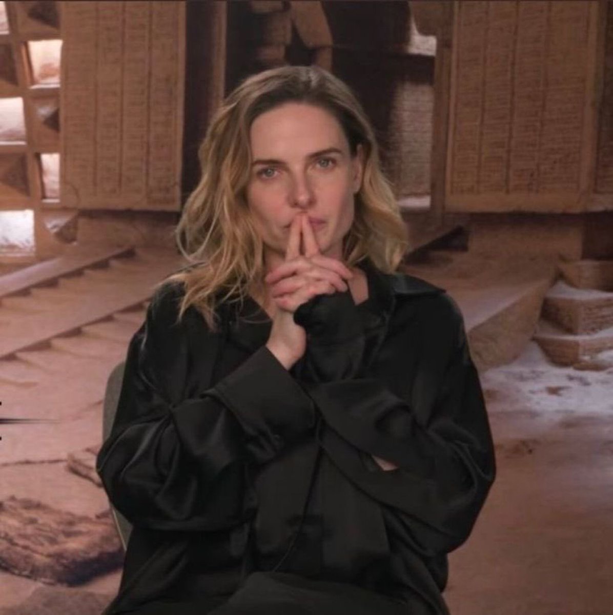 jessletoneckgrab tweet media