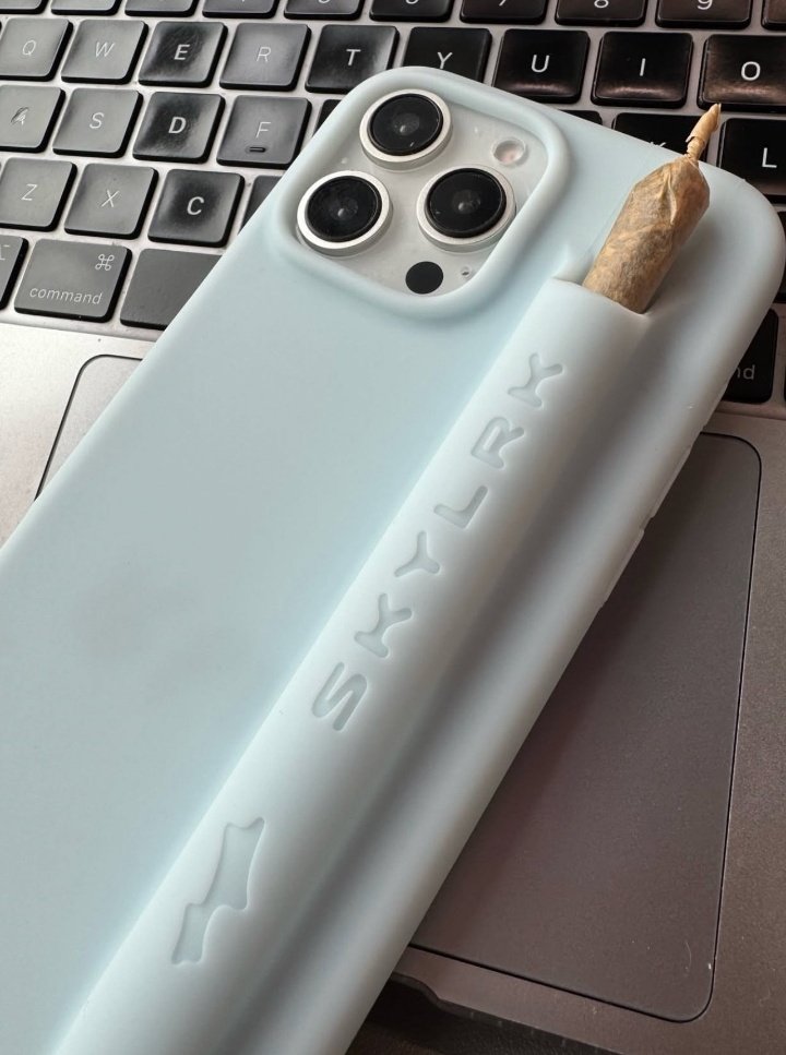 𝑷𝑨𝑹𝑰 🦋♡ tweet media