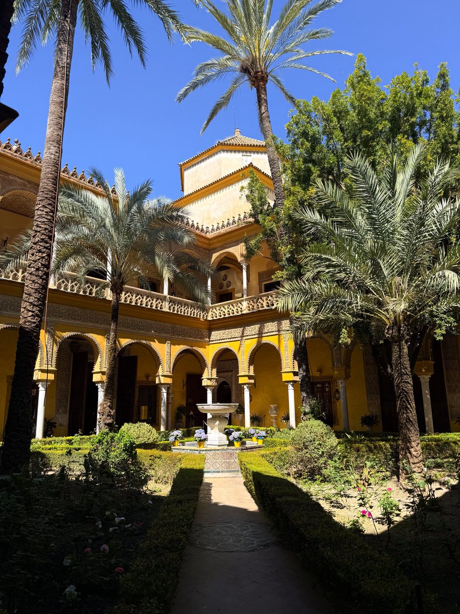 HUSSAIN7yx's tweet photo. Seville https://t.co/RxFYGyg271