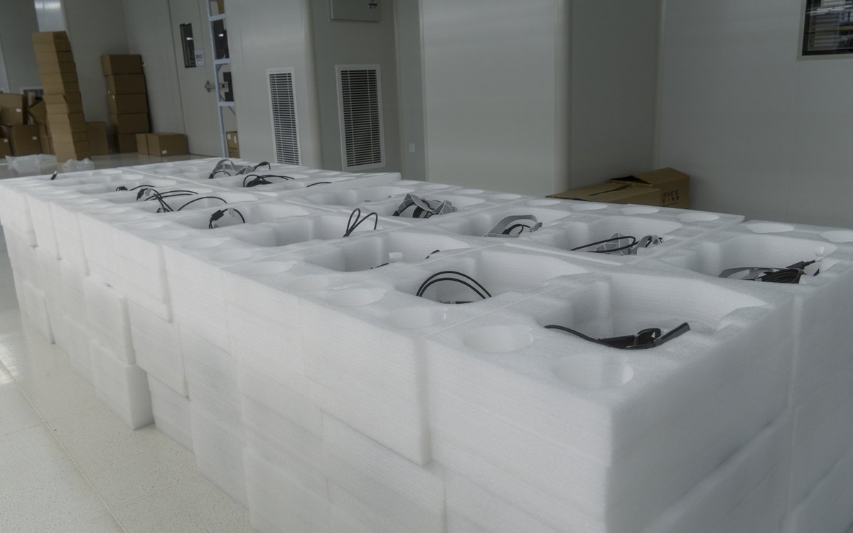 Progress update from the factory：
Dream Air are in large-scale assembly and packaging. We are gearing up to ship them to your hands shortly!

#shipping #pimax #bestpcvr #dreamair #dreamairshipping