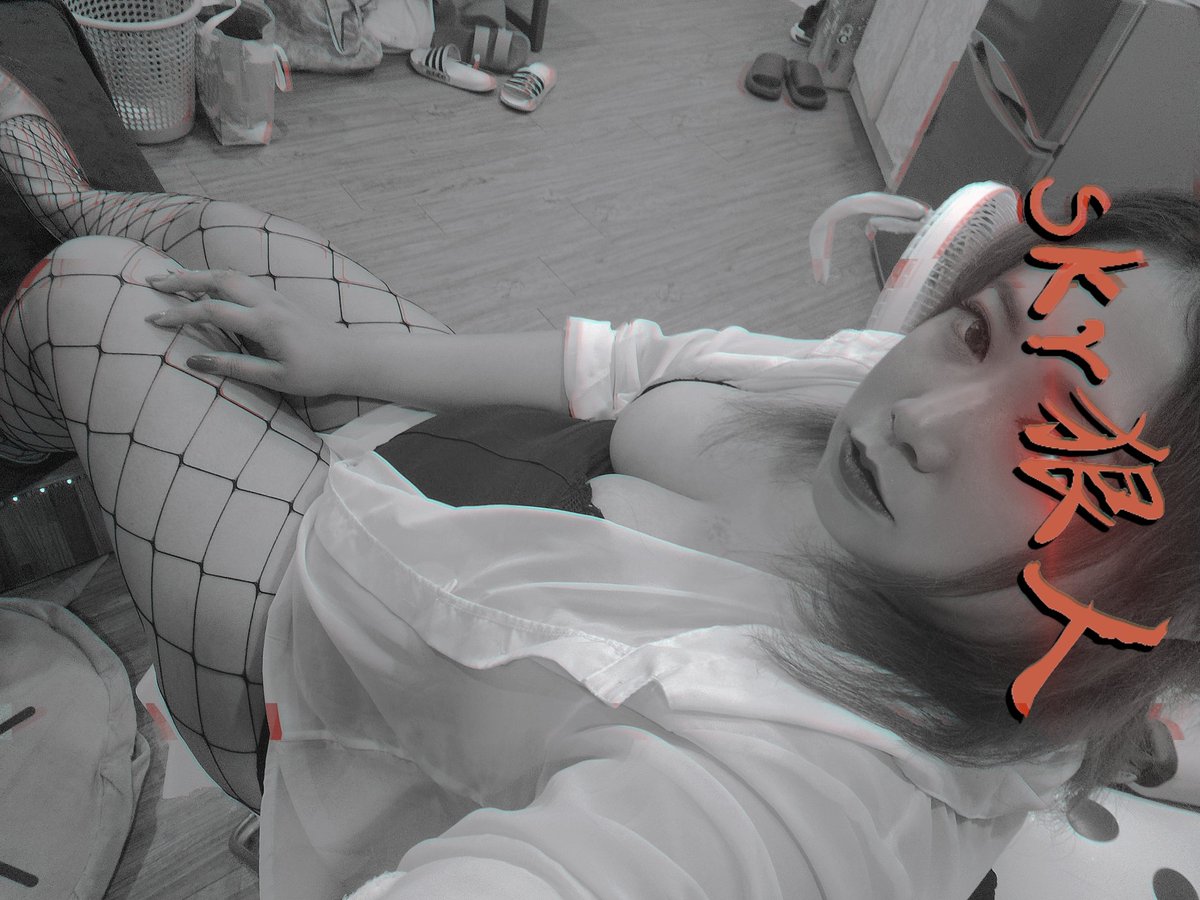 may_ting1229's tweet photo. 聽說4月是多人交配的好月份
這次一樣又是我們2女主辦🤭
地點是台南 台南很大我知道。
還在挑選適合的汽旅....

一樣是假日 要報名私訊我💦
酥麻的功力 怎能錯過🤪

這次我～想體驗 
臉上  身寸 亂七八糟的感覺🥵
@vwKPSVaE2qTe9fy
#台南 #多人 #汽旅 https://t.co/r0KWmwDypp