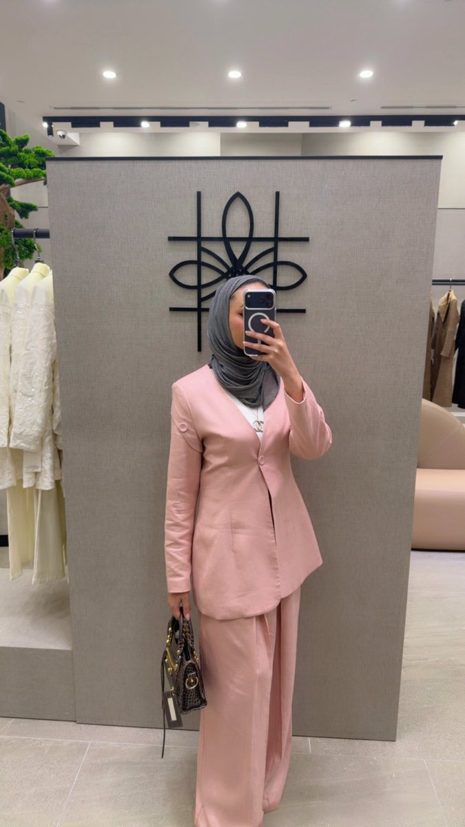 Ash 🕊️ tweet media