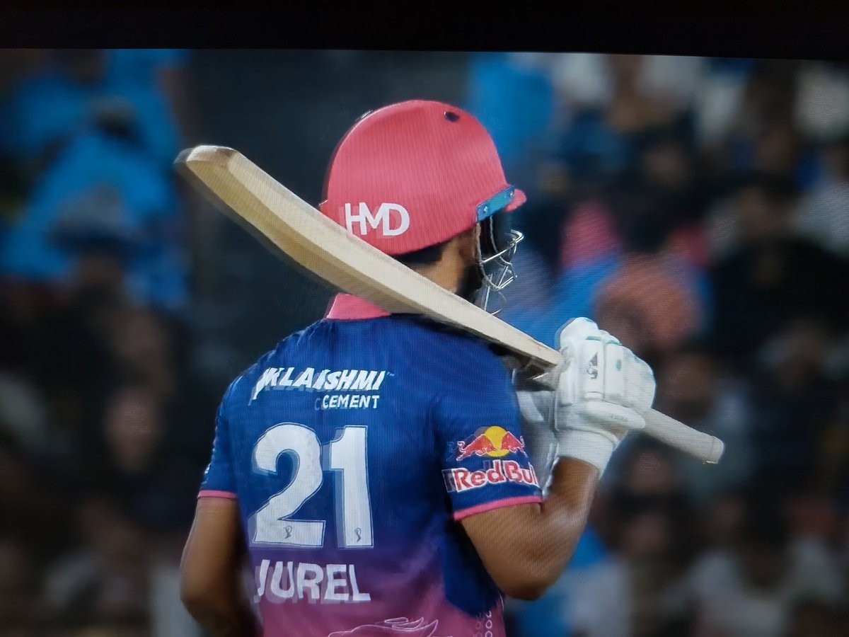 Ɍαѵι Ƭнɛʝα tweet media