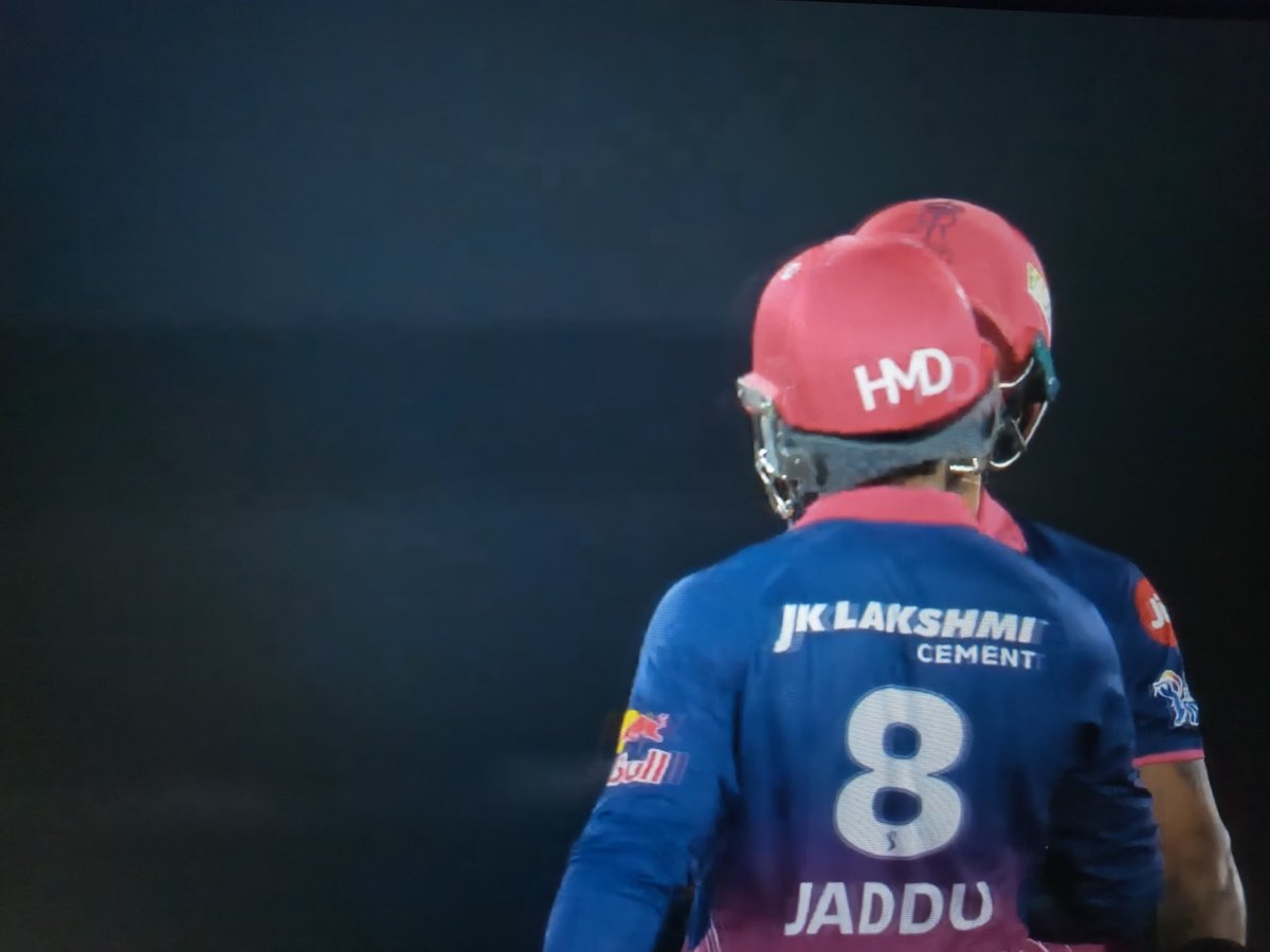 Ɍαѵι Ƭнɛʝα tweet media