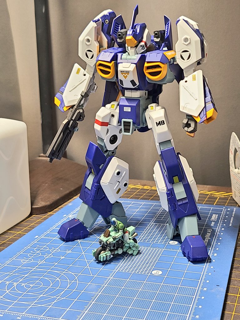 モスピーダとライディングスーツ塗装完了!カッコいいな!!