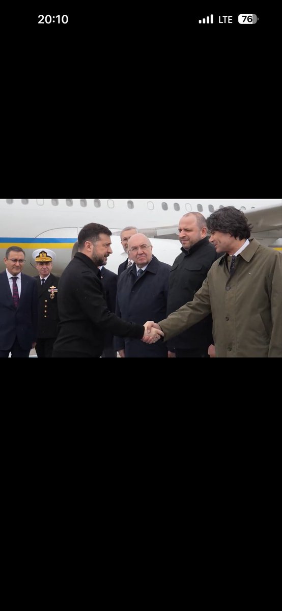 sawisoci's tweet photo. @siyahsancakx Olum montellayı göndermişler karşılamaya ölcem zazbxzbabsszaz https://t.co/kTBANILe8Q