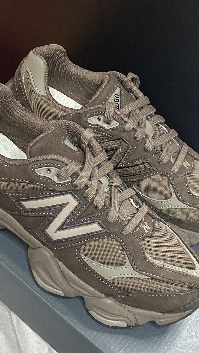 anyacpehan tweet media