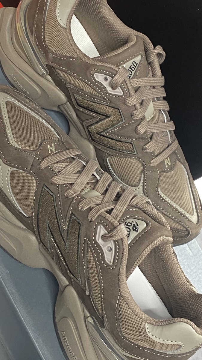 anyacpehan tweet media